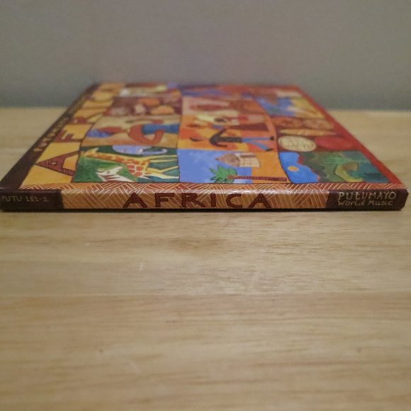CD Putumayo Presents "Africa" CD Digipak 1999 - Picture 2 of 8